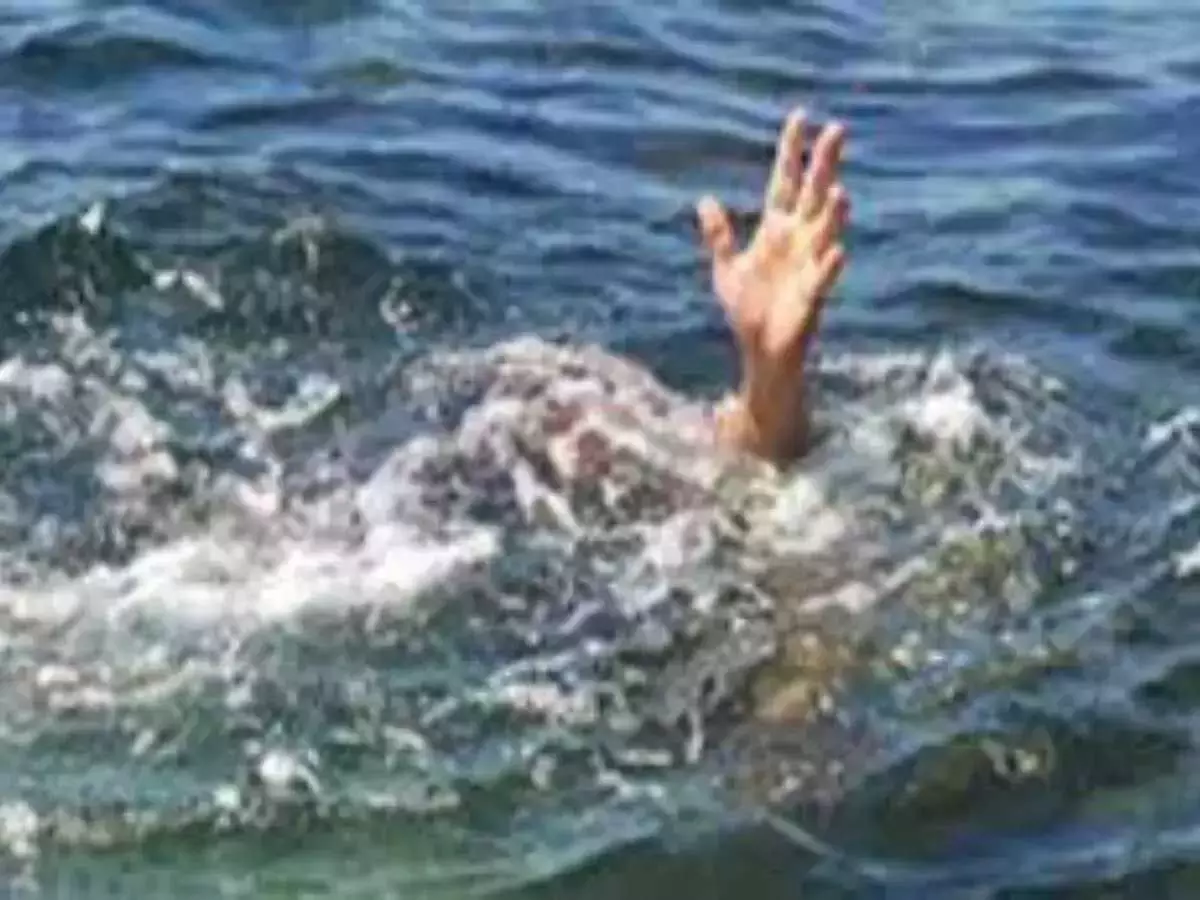 कासगंज में नहर में पांच लोगों के डूबने की आशंका, बचाव कार्य जारी