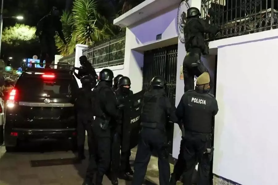 मेक्सिको ने दूतावास पर छापे के बाद संयुक्त राष्ट्र से इक्वाडोर को निष्कासित करने का आह्वान किया