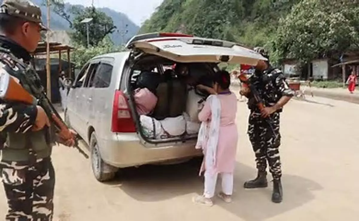 अरुणाचल प्रदेश निचले सियांग जिले में लिकाबली चेक गेट पर सुरक्षा बढ़ा दी गई
