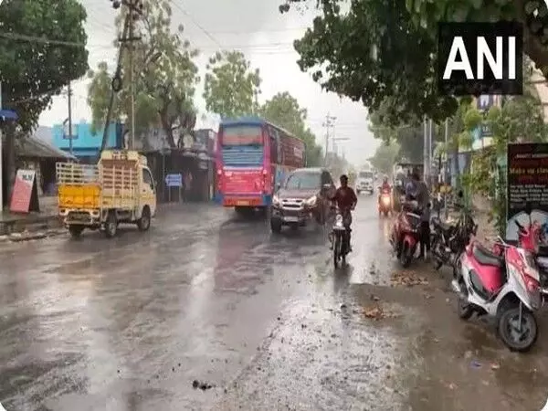 थूथुकुडी शहर के कई हिस्सों में बारिश हुई