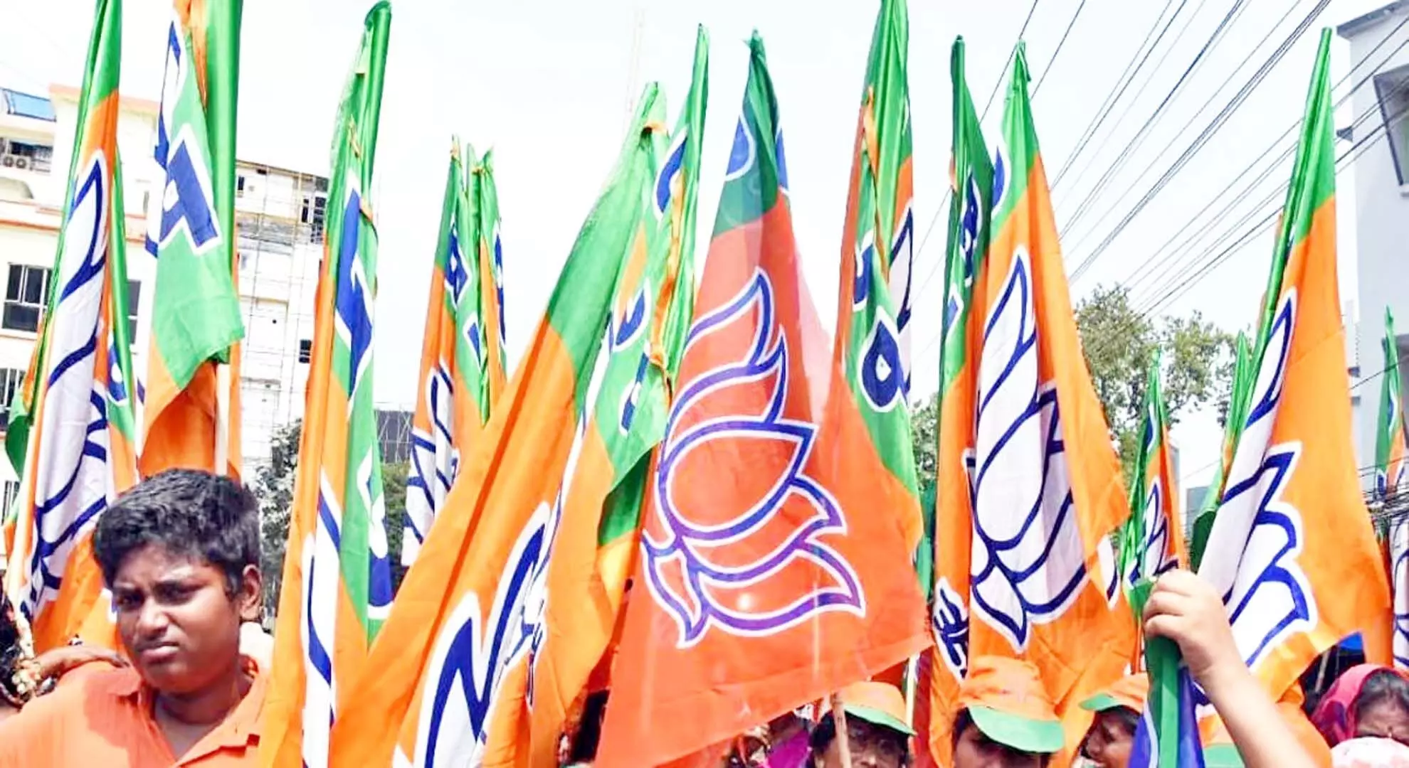पुडुचेरी भाजपा उम्मीदवार के लिए समर्थन जुटाने के लिए राजनीतिक प्रतिद्वंद्वी एकजुट हुए