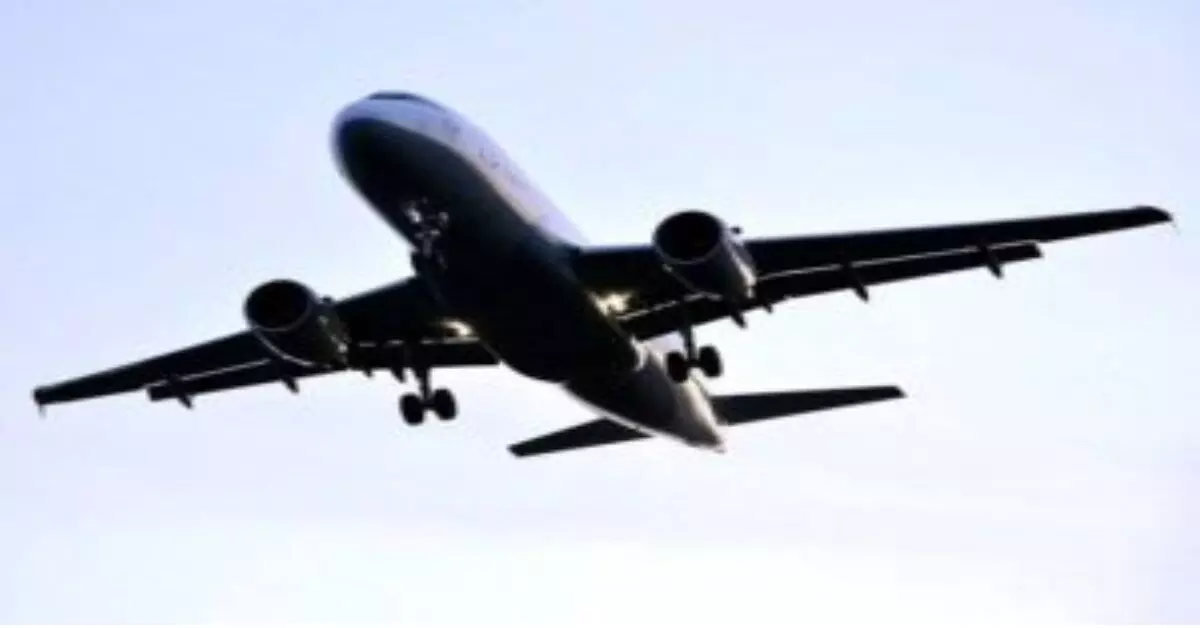 इंजन संबंधी दिक्कतों के बावजूद भारतीय विमानन उद्योग को उड़ान भरने की मंजूरी: आईसीआरए रिपोर्ट