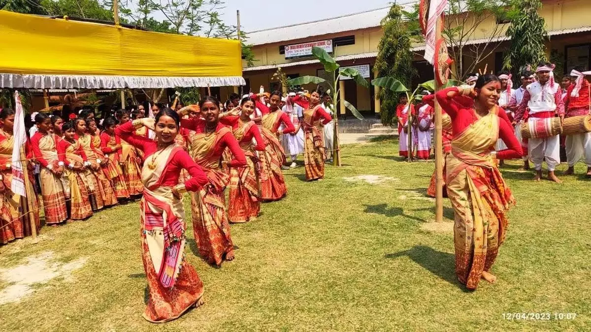 असम वैली एकेडमी सीनियर सेकेंडरी स्कूल, तेजपुर में प्री-बोहाग बिहू उत्सव मनाया गया