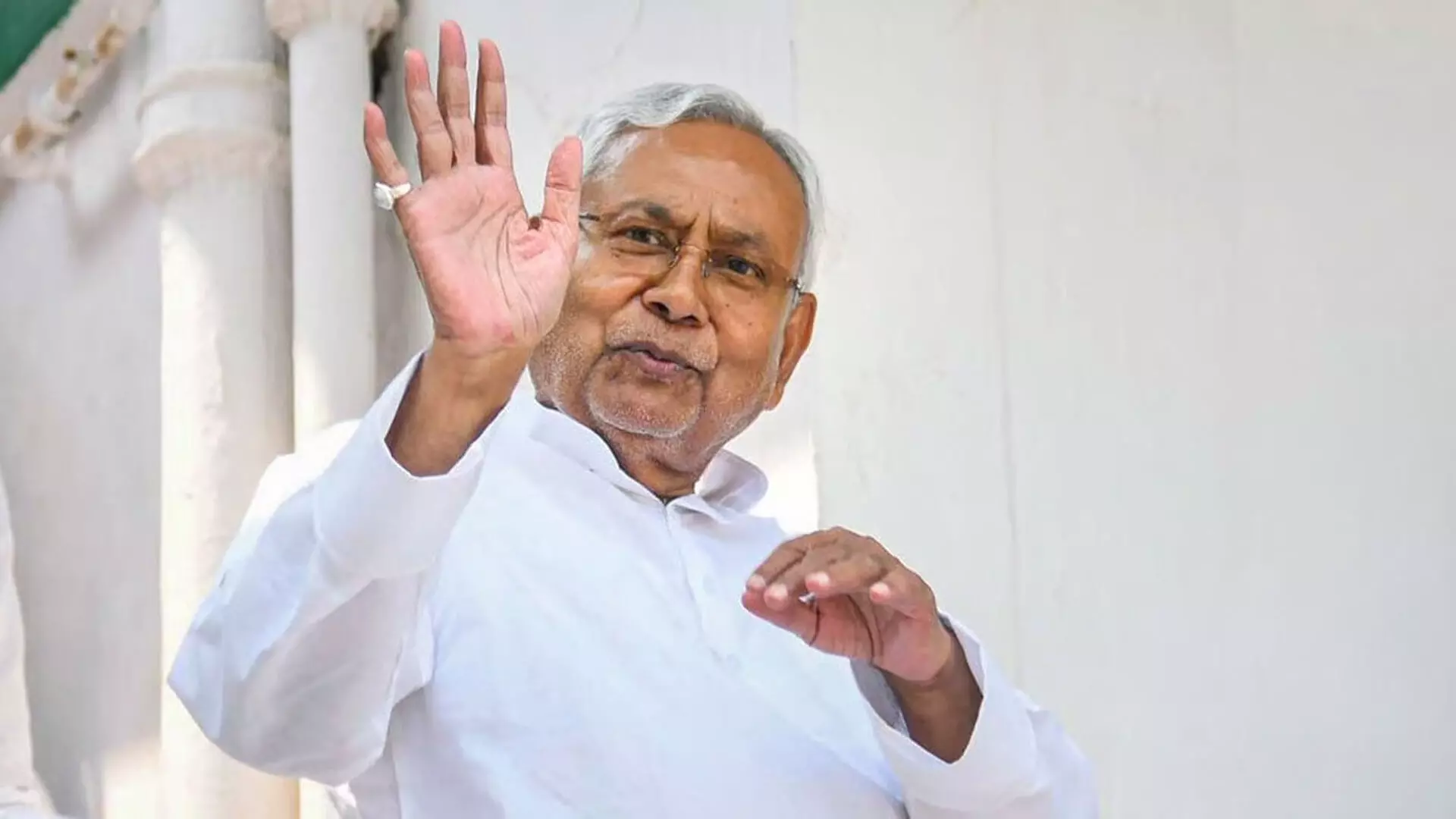 नीतीश कुमार ने वंशवाद की राजनीति को लेकर लालू के परिजनों पर हमला किया