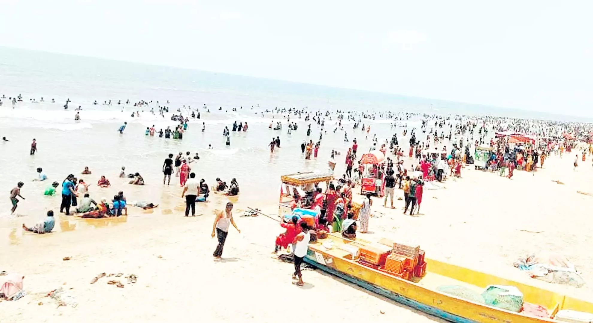पुलिस ने सूर्यलंका और वोडारेवु समुद्र तटों पर निगरानी बढ़ा दी है