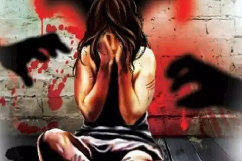 युवती के साथ सामूहिक बलात्कार, चंद घंटो के अंदर ही आरोपी गिरफ्त में