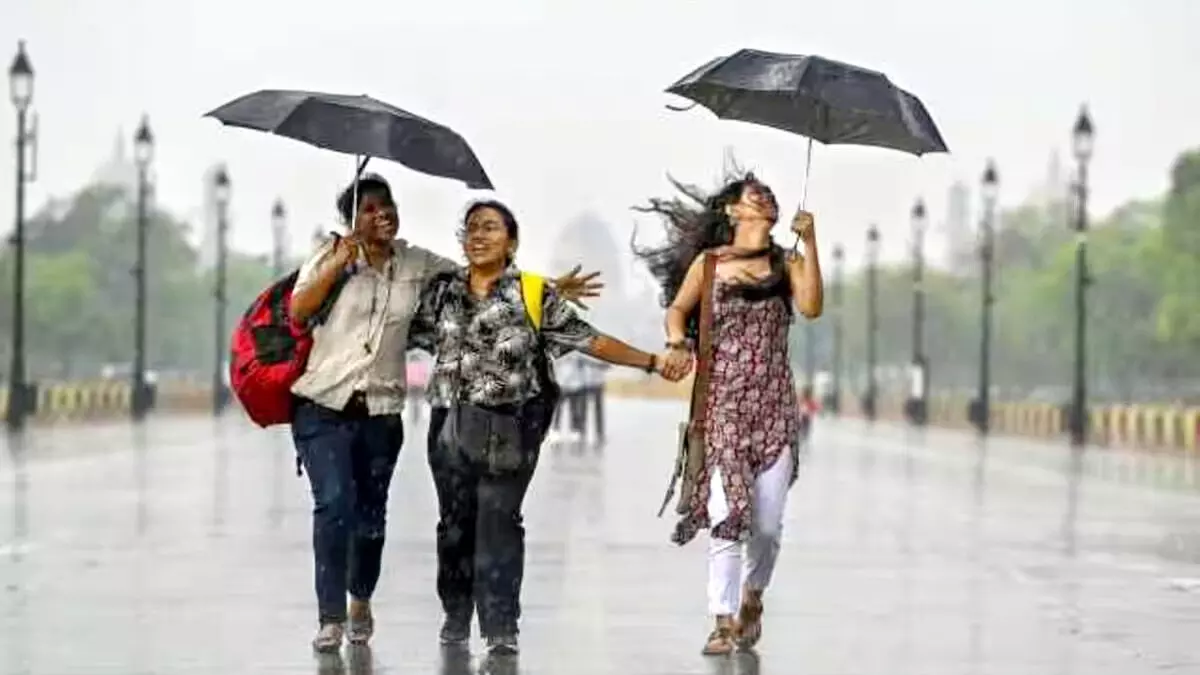 दिल्ली में बारिश का येलो अलर्ट, सूरज की तपिश से मिलेगी राहत