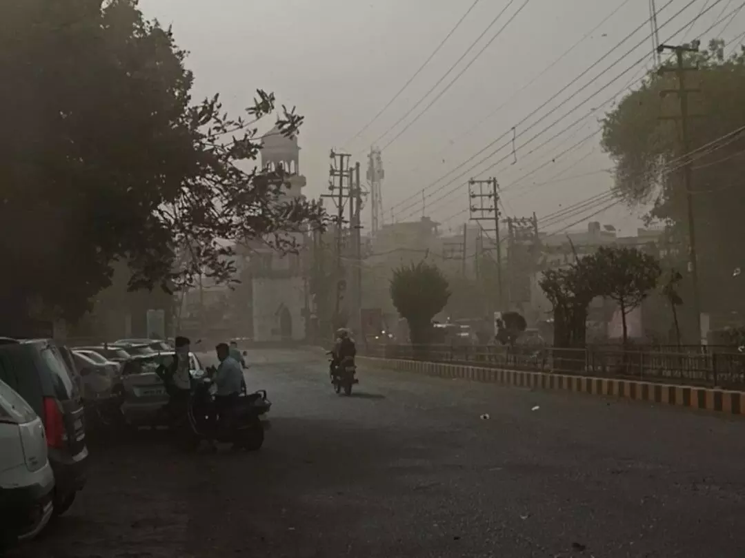 दिल्ली-एनसीआर में आज अचानक दोपहर बाद मौसम का बदला मिजाज