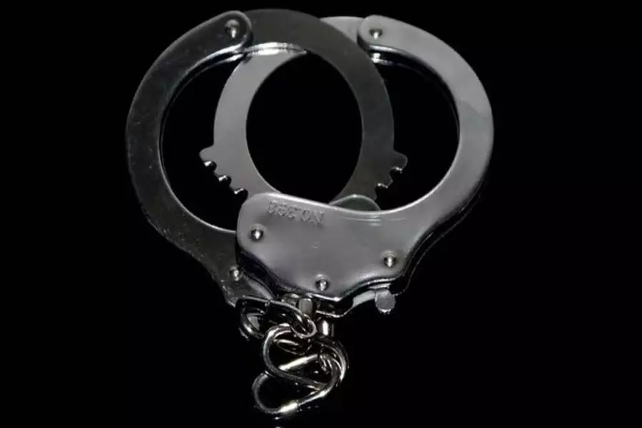 एमबीवीवी पुलिस ने 4.5 लाख की कोकीन के साथ दो लोगों को गिरफ्तार किया