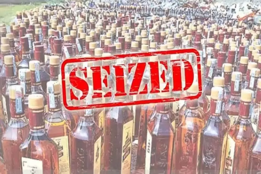 एमसीसी निगरानी के एक महीने में अवैध शराब, 1.24 करोड़ की नकदी जब्त की