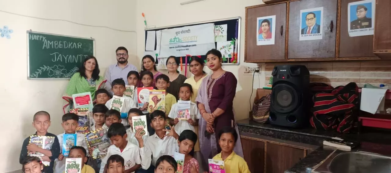 दिल्ली NCR की कंपनी बुक्स एन ने अंबेडकर जयंती पूर्व संध्या पर के अवसर पर गुड़गांव स्थित NGO को दान कीं 80 पुस्तक