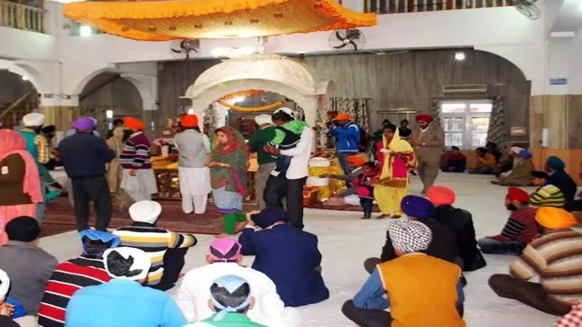 कश्मीर में बैसाखी धार्मिक उत्साह के साथ मनाई गई