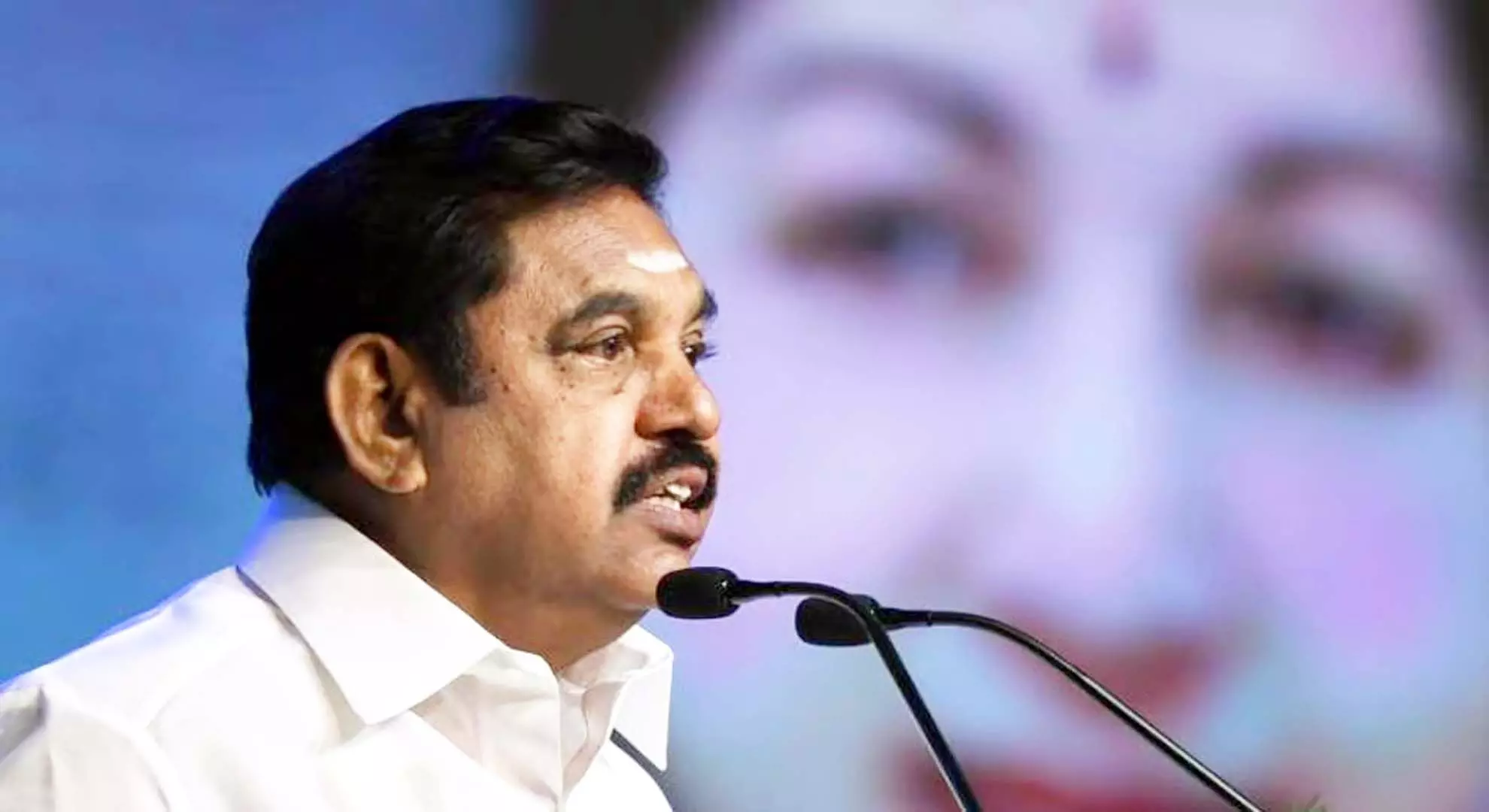 अन्नाद्रमुक नेता ईपीएस का कहना है कि विपक्षी नेताओं के फोन टैप किए जा रहे हैं