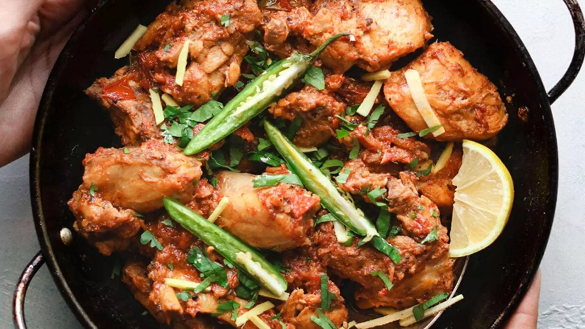 इस नॉन-वेज डिश पाकिस्तानी महारानी चिकन कराही को ट्राई करें