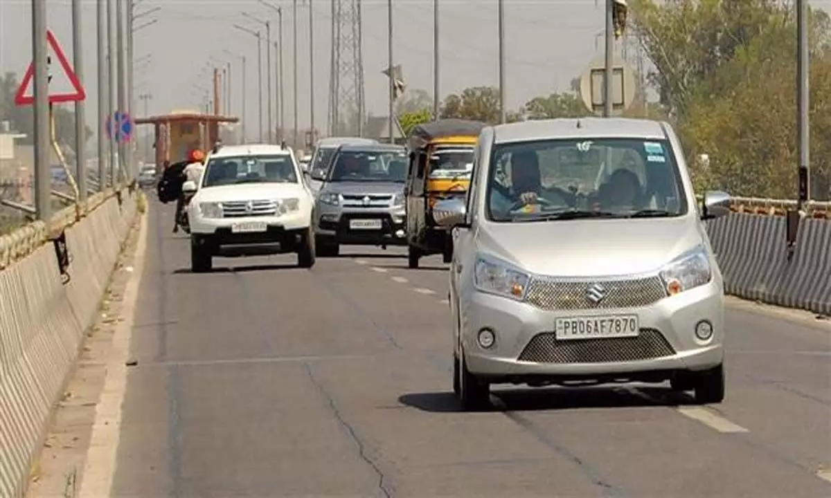 बीआरटीएस लेन पर चलने वाले तेज रफ्तार वाहनों पर कोई रोक नहीं