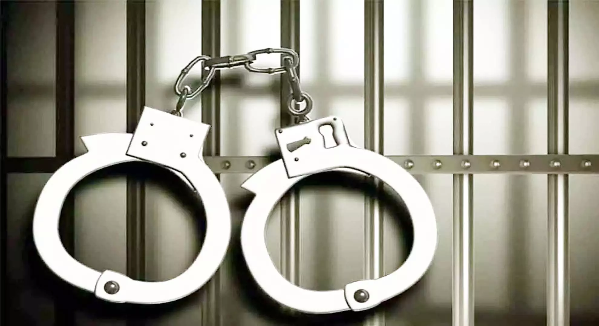 गाचीबोवली में अवैध जुआ के आरोप में लॉज पर छापा, चार गिरफ्तार