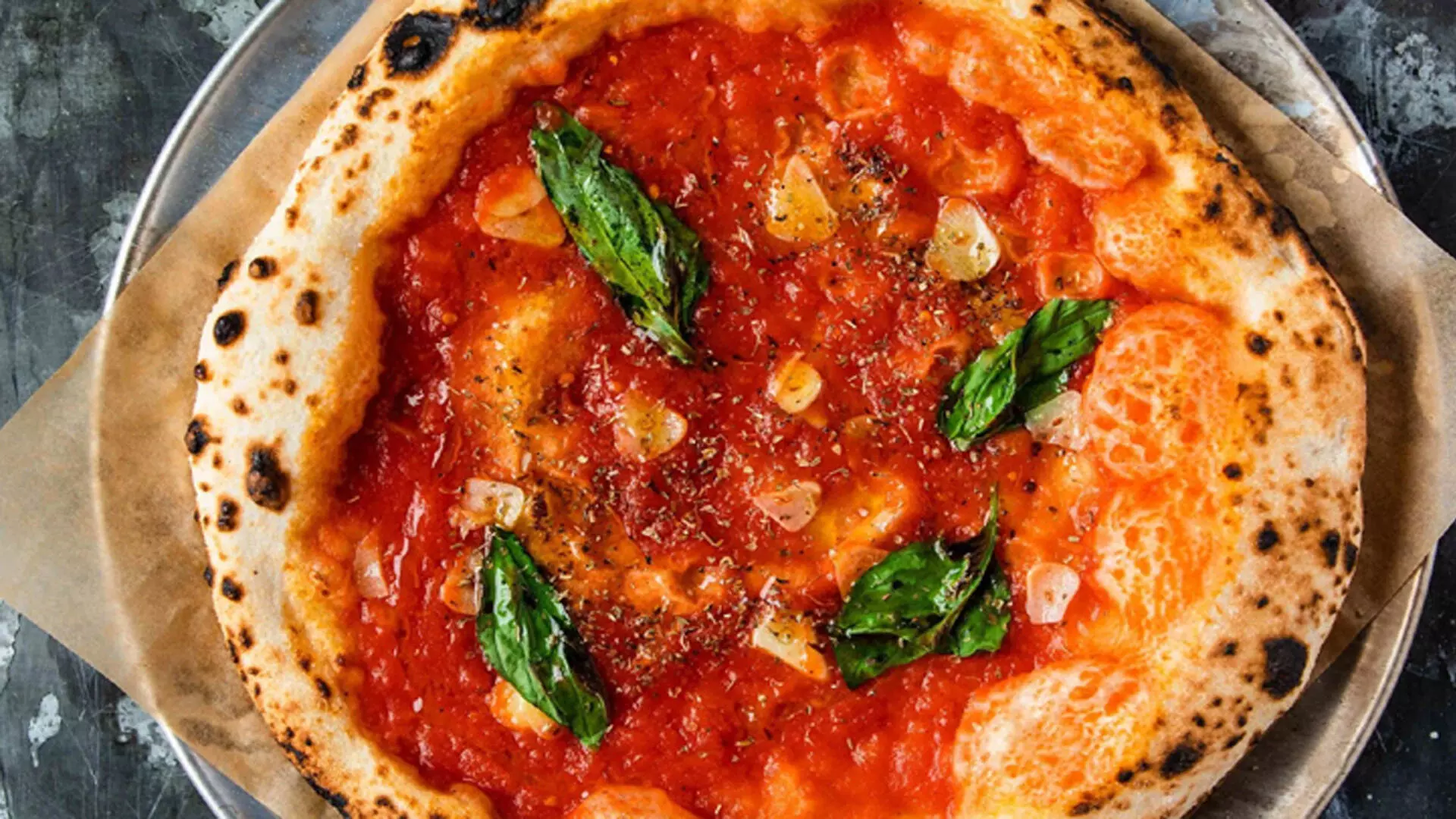 पिज़्ज़ा मैरिनारा इटली का एक स्वादिष्ट व्यंजन