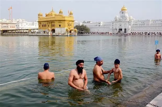 बैसाखी उत्सव गेहूं की कटाई के मौसम की शुरुआत का प्रतीक