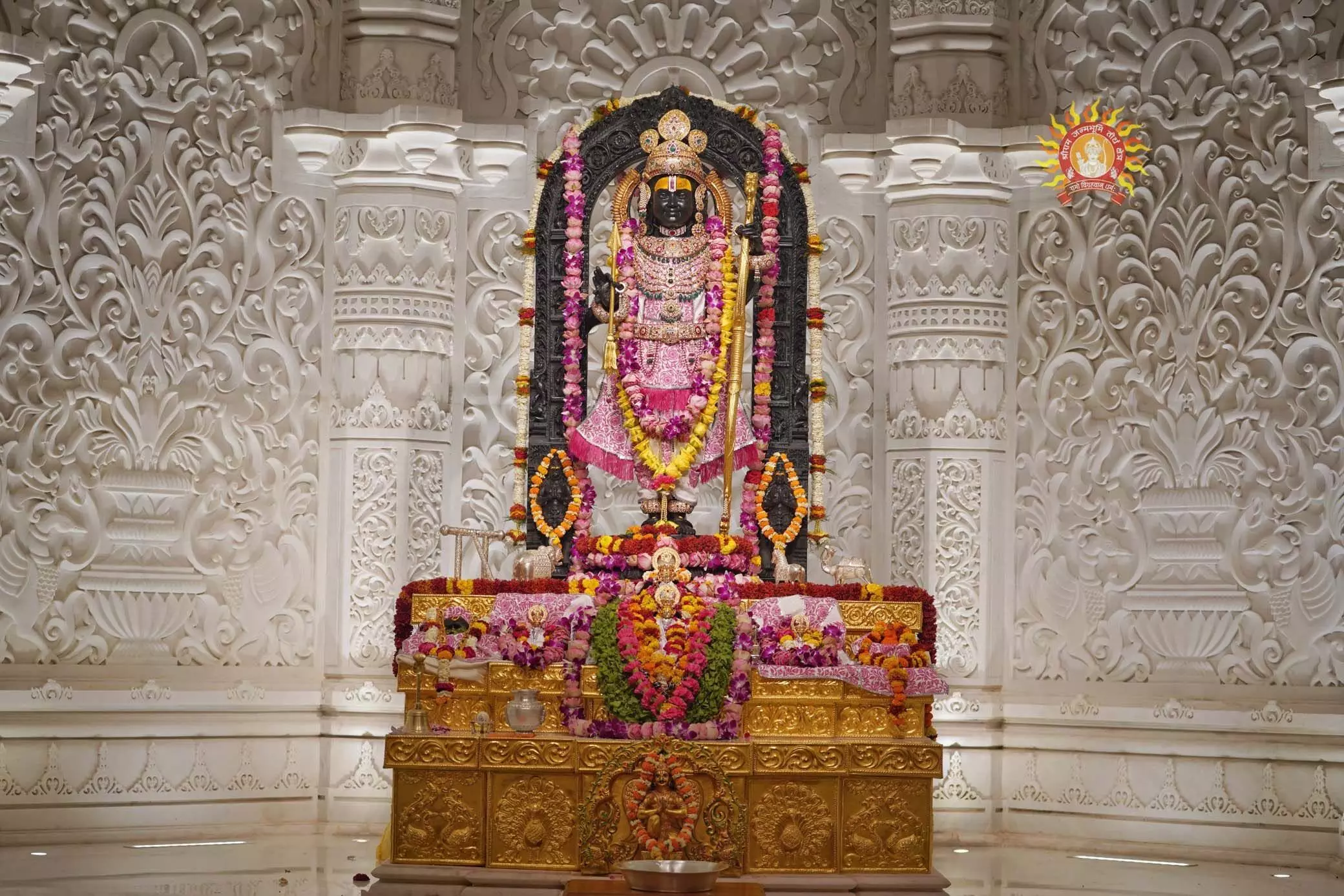 इस बार श्री रामलला का जन्मोत्सव होगा अद्भुत, सोने-चांदी से बने वस्त्र पहनेंगे भगवान, सूर्य देवता भी करेंगे अभिषेक