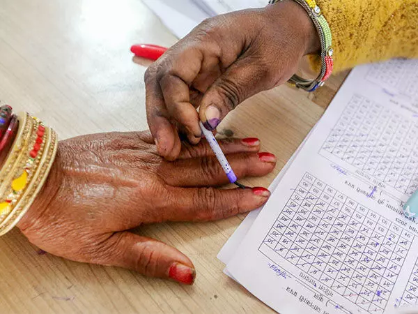 लोकसभा चुनाव 2024: उत्तराखंड में 19 अप्रैल को 11,000 से अधिक मतदान केंद्रों पर वोट डाले जाएंगे