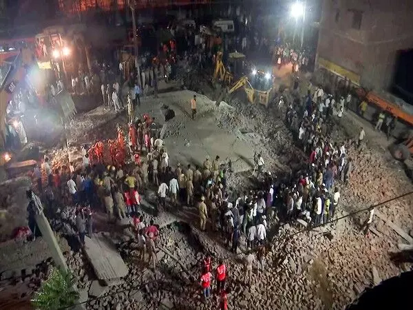 मुजफ्फरनगर में इमारत गिरने से दो की मौत, 17 घायल