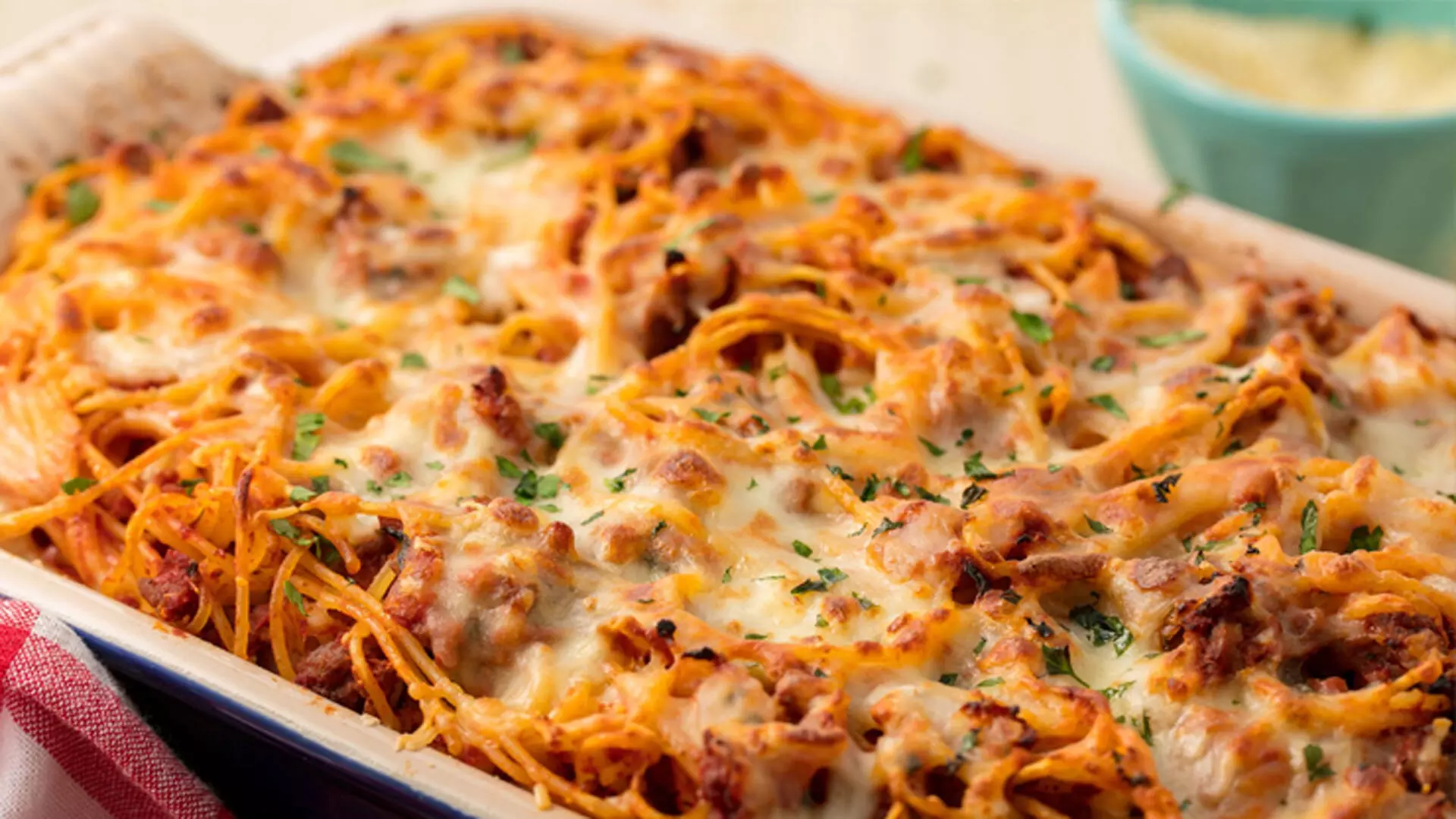 आरामदायक और स्वादिष्ट पास्ता डिश बेक्ड स्पेगेटी