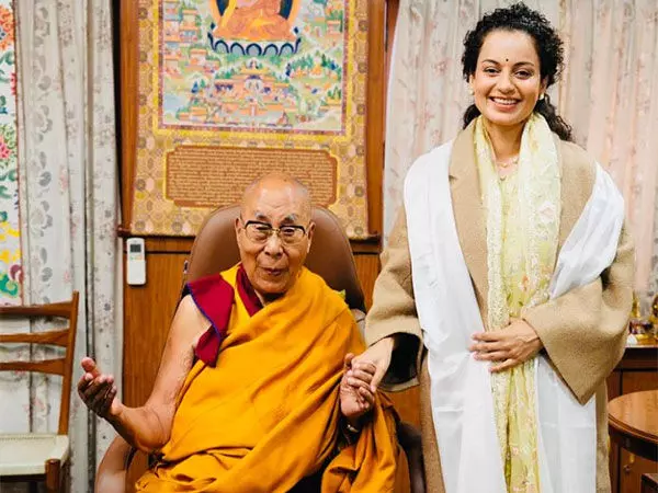 कंगना रनौत ने धर्मशाला में दलाई लामा के साथ अपनी दिव्य मुलाकात पर विचार की