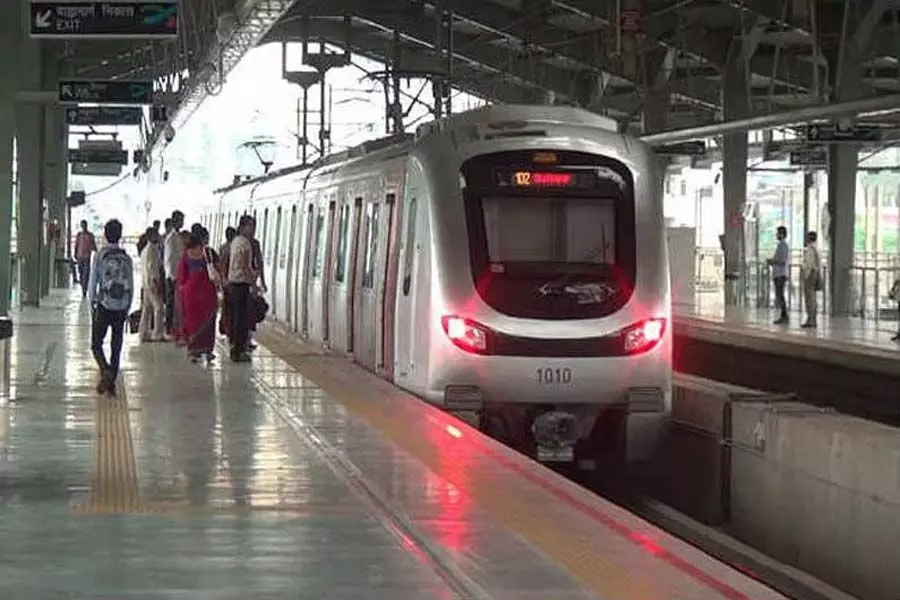 तकनीकी खराबी के कारण मुंबई मेट्रो वन की सेवाएं बाधित, यात्रियों को सुरक्षित बाहर निकाला गया