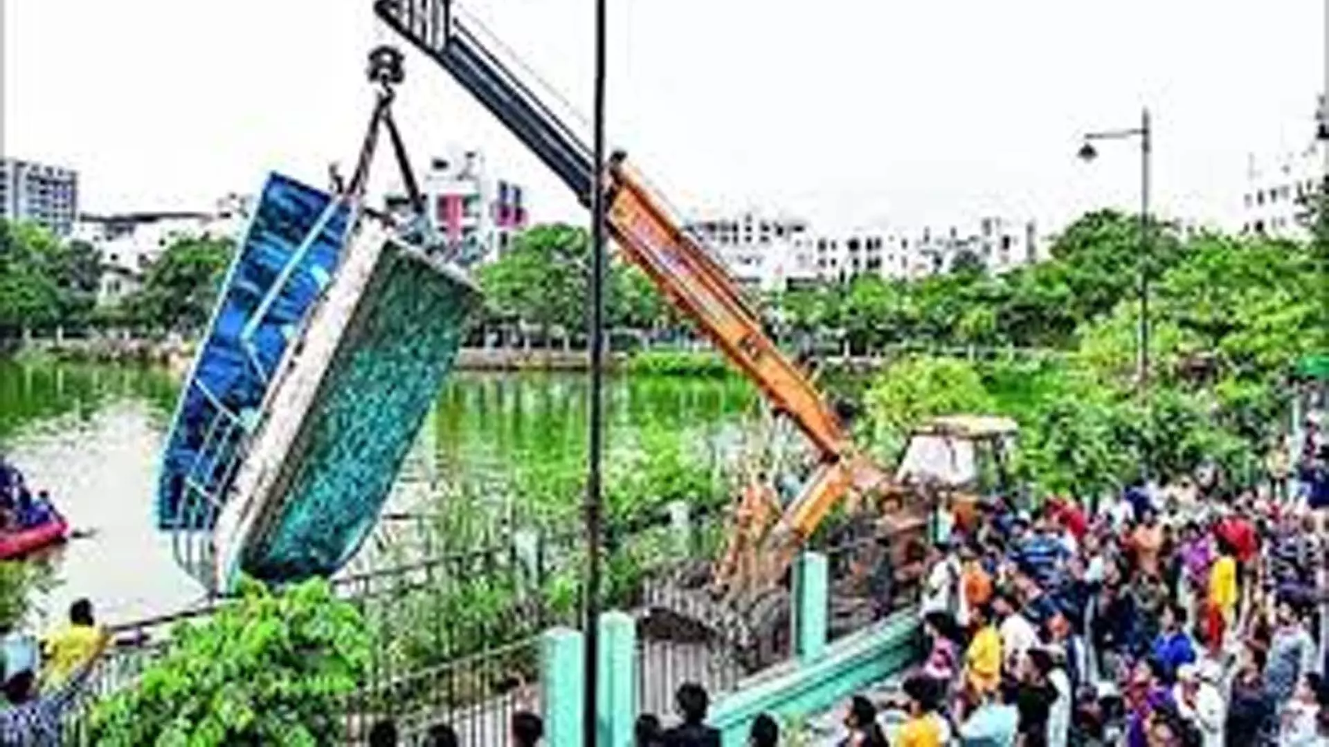 गुजरात उच्च न्यायालय हरनी झील विकास के लिए नगर निगम आयुक्त को फटकार लगाई