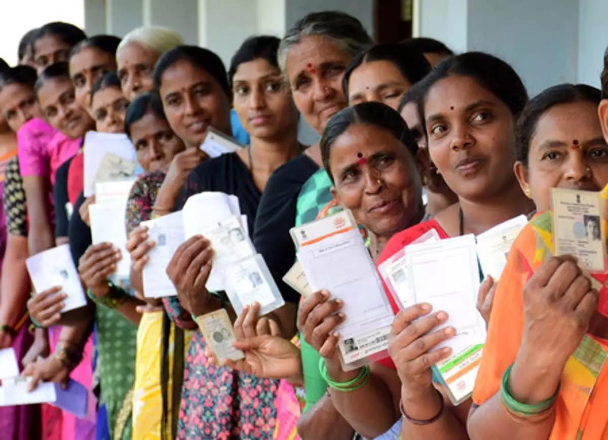 सीवोटर सर्वे में कर्नाटक में एनडीए को 23 और कांग्रेस को 5 सीटें मिलने का अनुमान