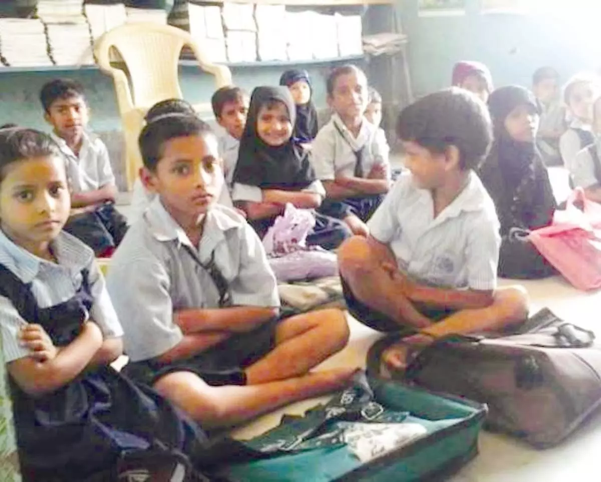 आंध्र प्रदेश में सरकारी स्कूल के छात्र अब पाठ्यपुस्तकें अपने पास रख सकते
