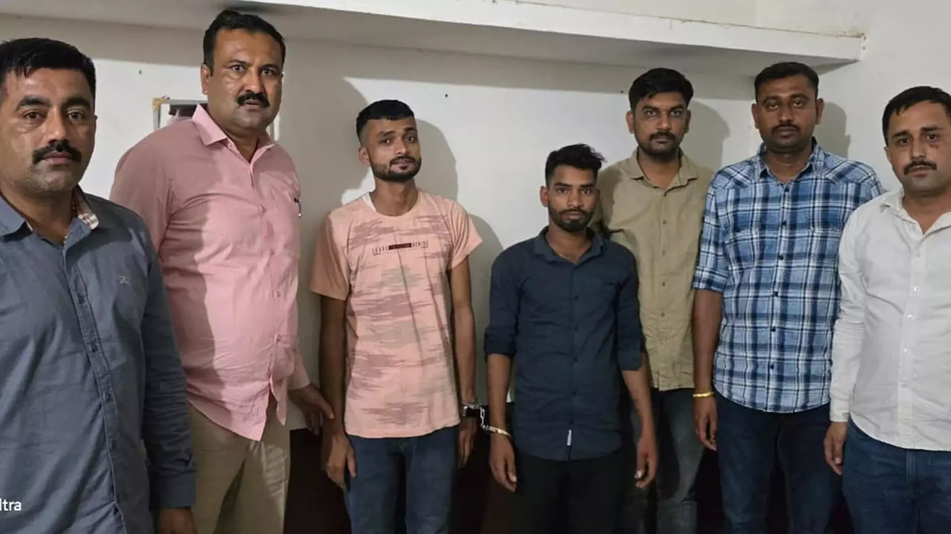 सलमान खान के घर पर फायरिंग करने वाले 2 गिरफ्तार, छिपे थे गुजरात के मंदिर में