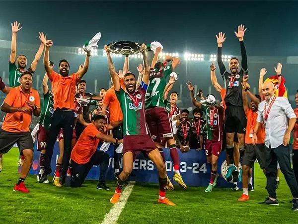 आईएसएल 2023-24:  मोहन बागान सुपर जायंट ने मुंबई सिटी एफसी को 2-1 से हराकर प्रतिष्ठित खिताब जीता