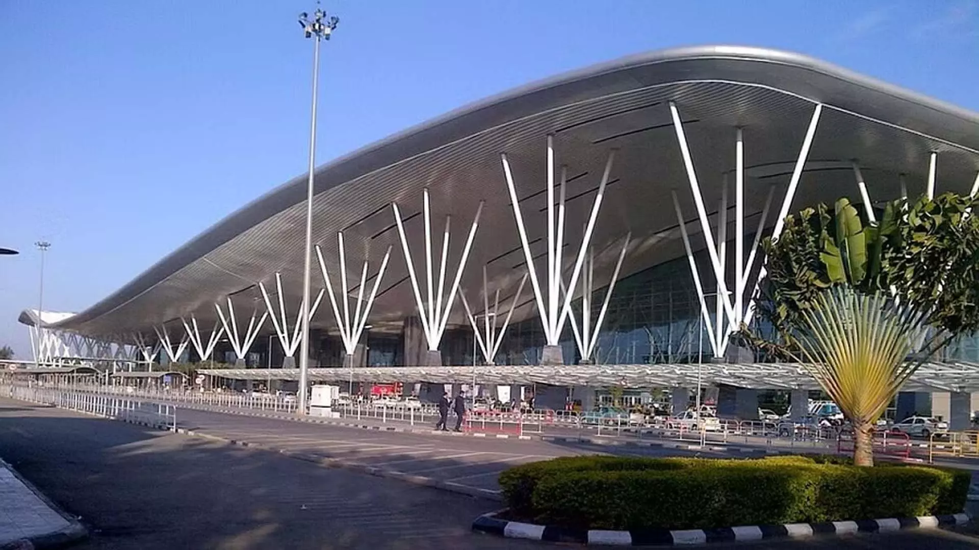 बेंगलुरु अंतर्राष्ट्रीय हवाई अड्डे ने वित्तीय वर्ष 2023-24 में सबसे अधिक यात्री यातायात रिकॉर्ड किया
