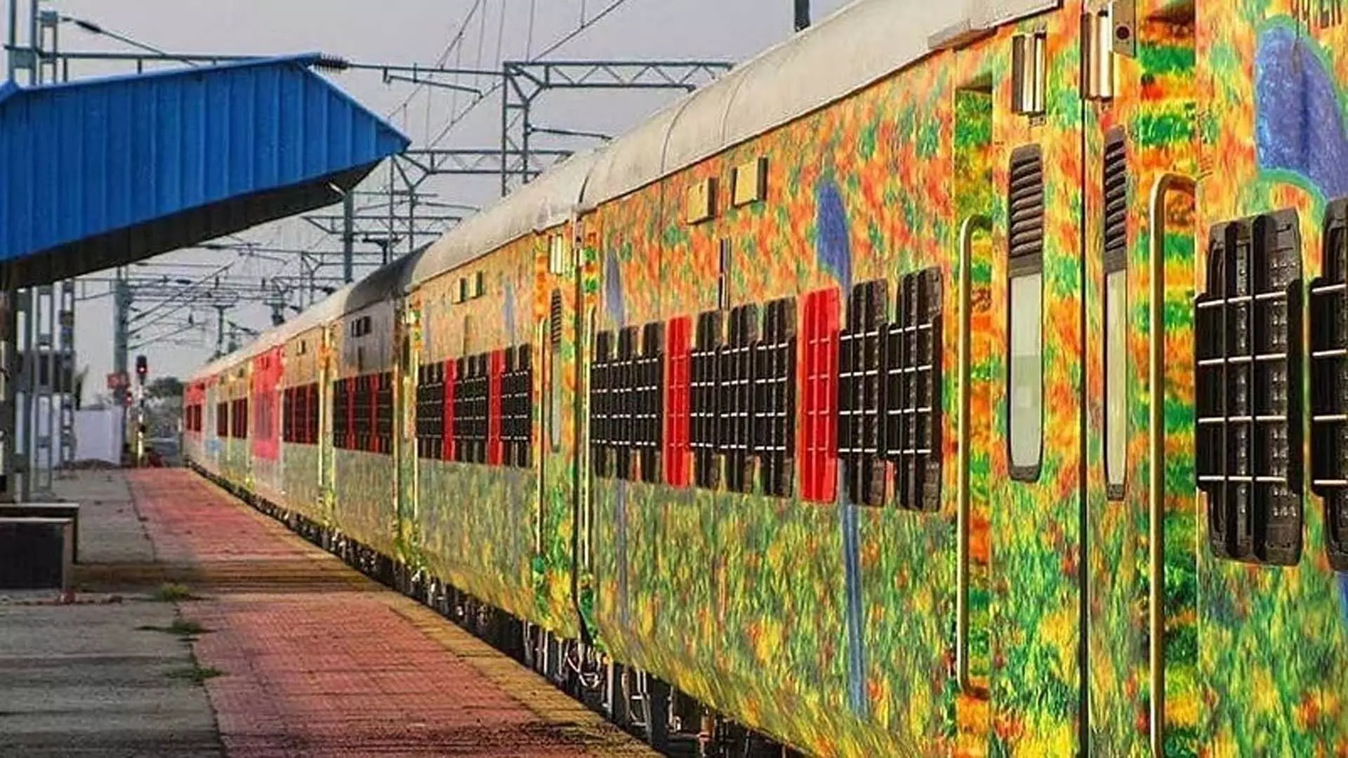 दुरंतो ट्रेन में ₹60 लाख से भरे दो पार्सल मिले
