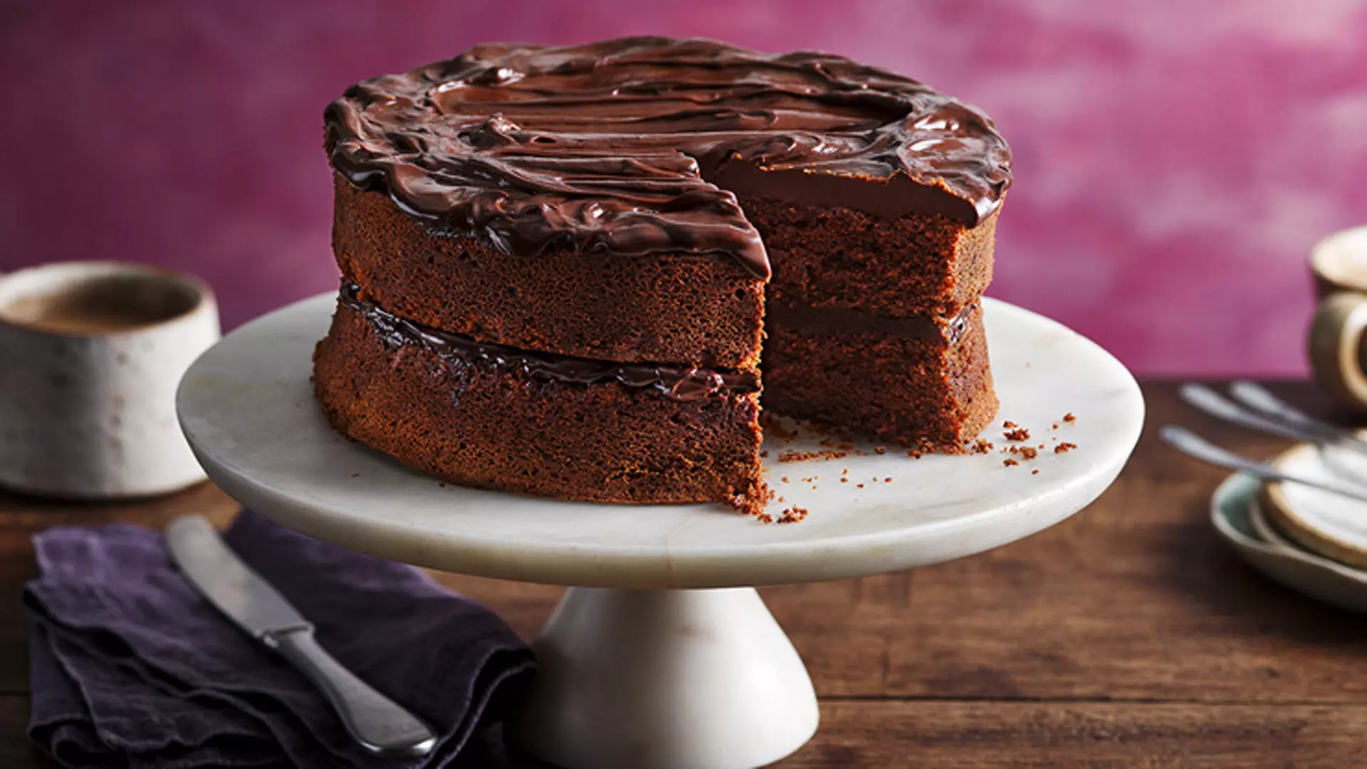 सबसे स्वादिष्ट और मलाईदार चॉकलेट केक