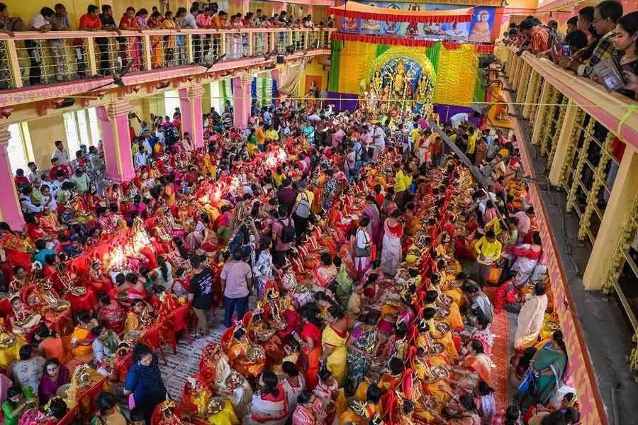 पूरे पश्चिम बंगाल में मनाई गई रामनवमी, सीएम ममता बनर्जी ने की शांति बनाए रखने की अपील