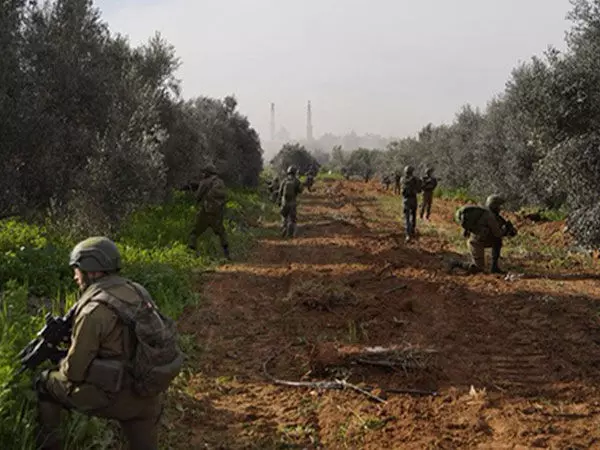 तनाव बरकरार रहने के कारण इजरायली सैनिकों ने लेबनानी सीमा के पास अभ्यास पूरा किया