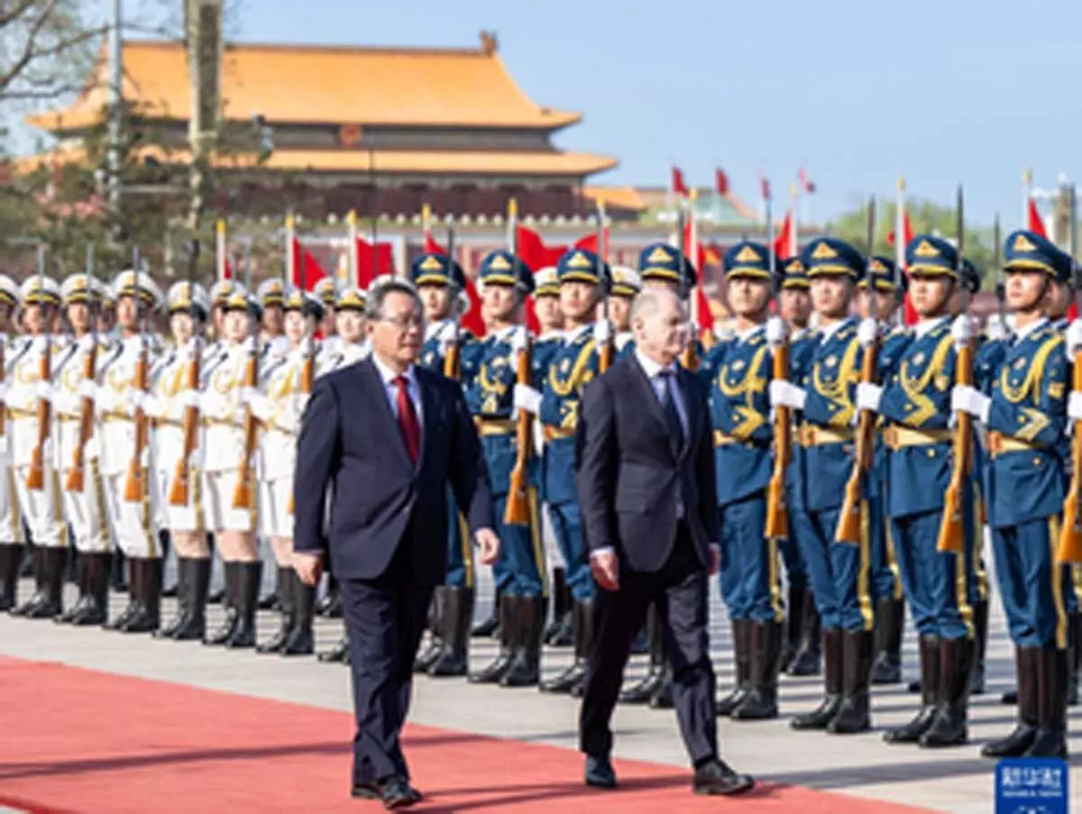 चीनी प्रधानमंत्री ने जर्मन चांसलर के साथ वार्ता की