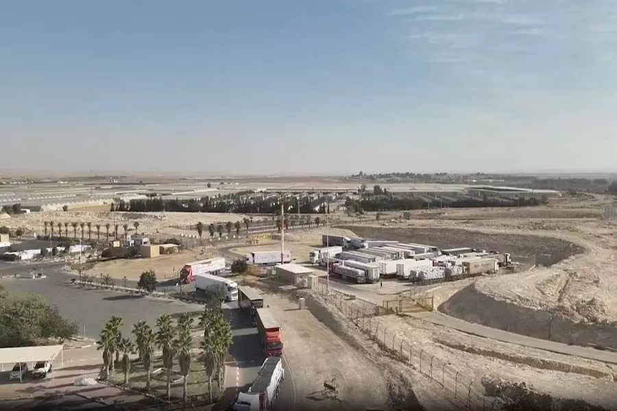 इज़रायली सेना ने कहा, खाद्य ट्रक पहली बार अशदोद बंदरगाह से गाजा में प्रवेश कर रहे