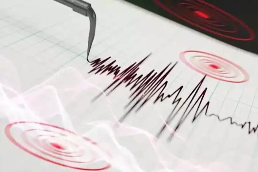 शिकोकू के पश्चिमी तट पर 6.4 तीव्रता का भूकंप आया