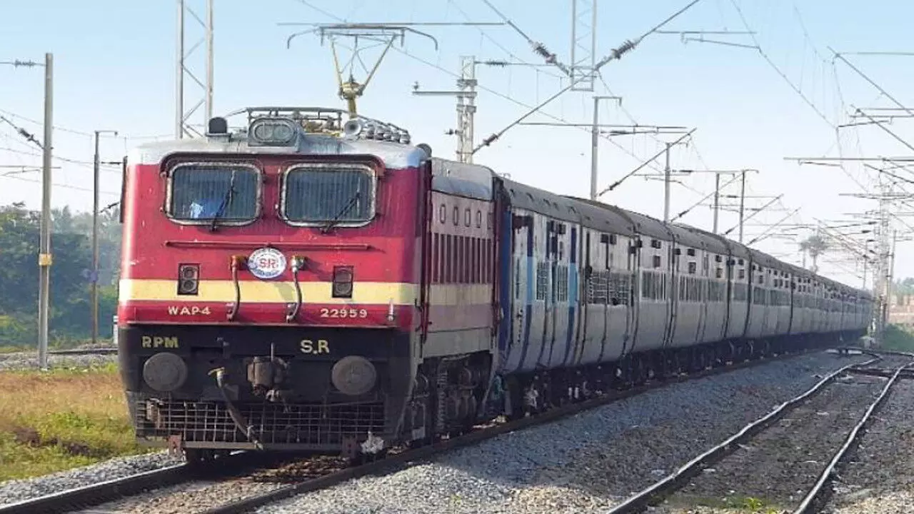 भारतीय रेल के इतिहास में ऐसा पहली बार हुआ? यात्रियों की खुशी का नहीं रहा ठिकाना