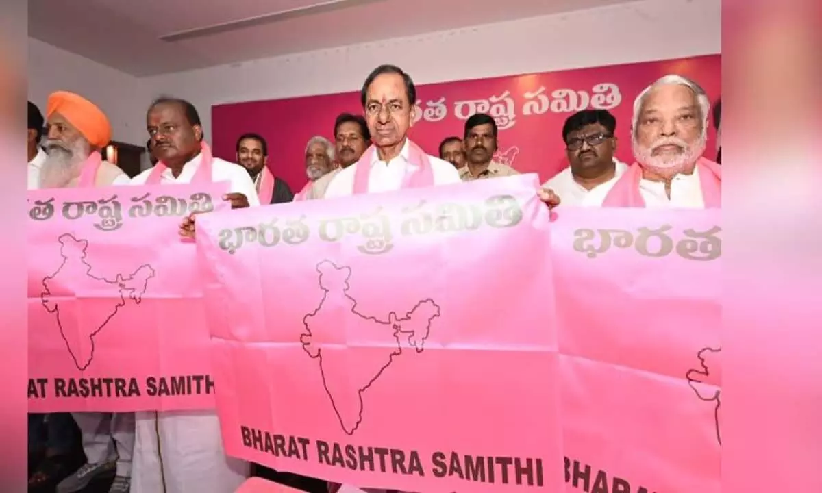 गुलाबी पार्टी के नेताओं ने तेलंगाना भावना का आह्वान करना शुरू कर दिया