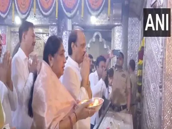 लोकसभा चुनाव: बारामती सीट के लिए नामांकन दाखिल करने से पहले सुनेत्रा पवार ने गणपति मंदिर में दर्शन किए