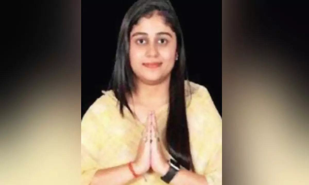 सुलख्यान गीतांजलि देवी सनाखेमुंडी लड़ाई के लिए तैयार