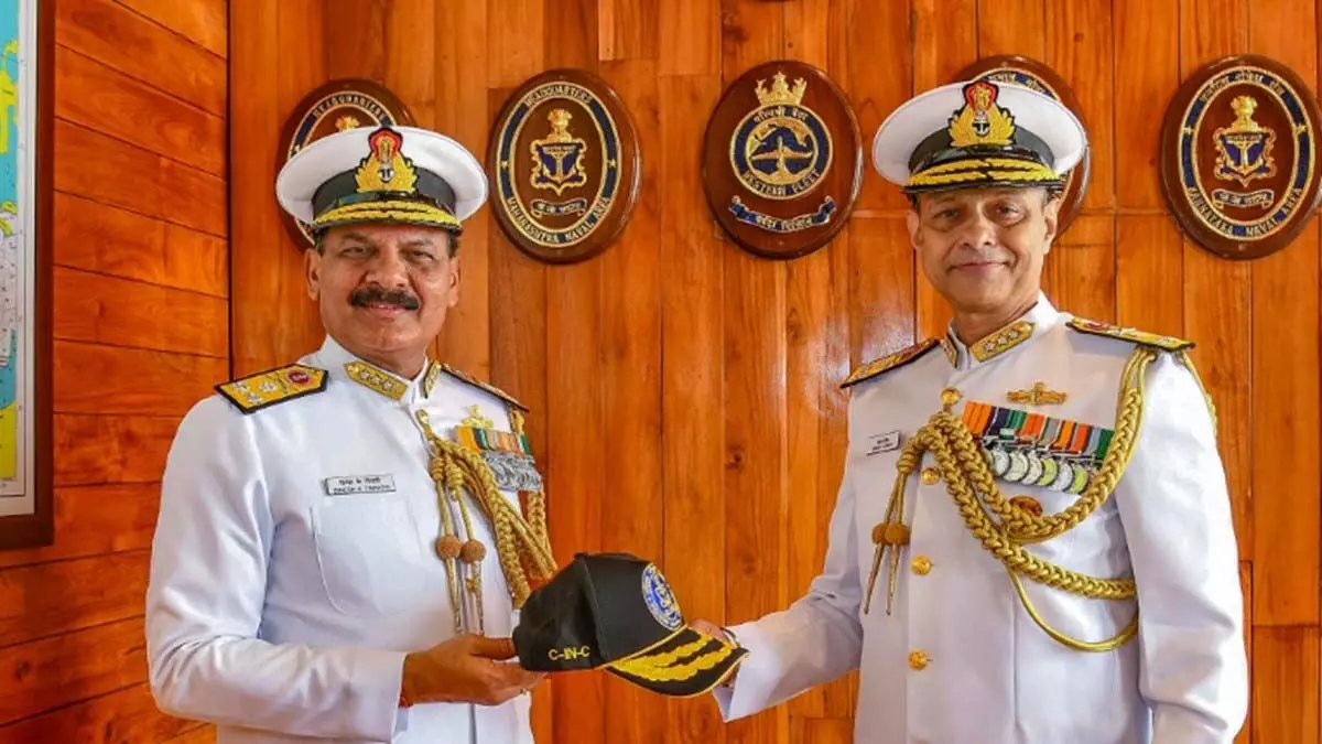 वाइस एडमिरल दिनेश त्रिपाठी होंगे नौसेना के अगले प्रमुख, 30 अप्रैल को करेंगे पदभार ग्रहण