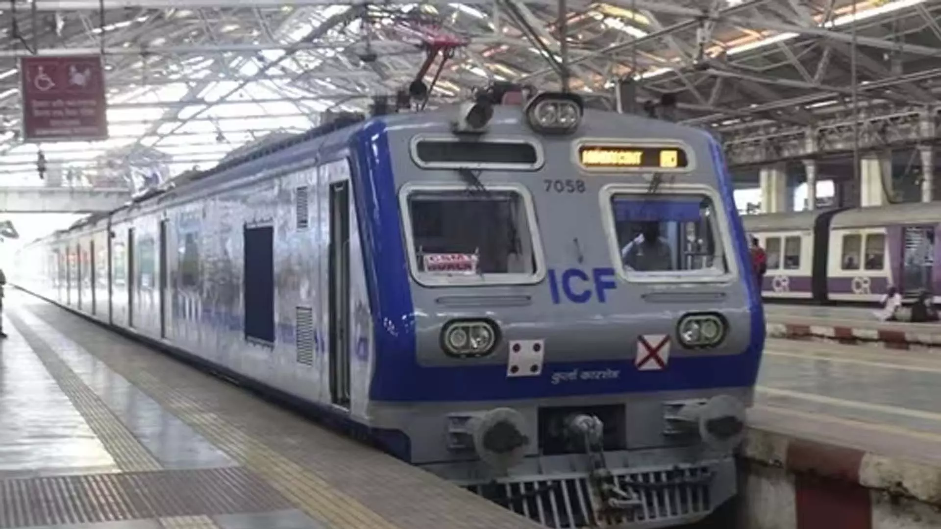 सीएसएमटी प्लेटफॉर्म विस्तार कार्य शुरू होने से मध्य रेलवे की सेवाएं प्रभावित होंगी