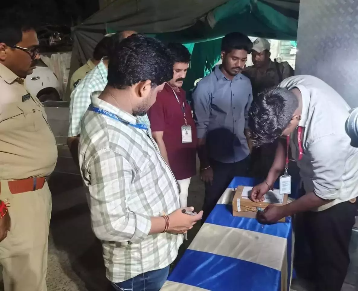 चुनाव अधिकारियों ने 8.73 करोड़ रुपये का सोना और चांदी जब्त किया