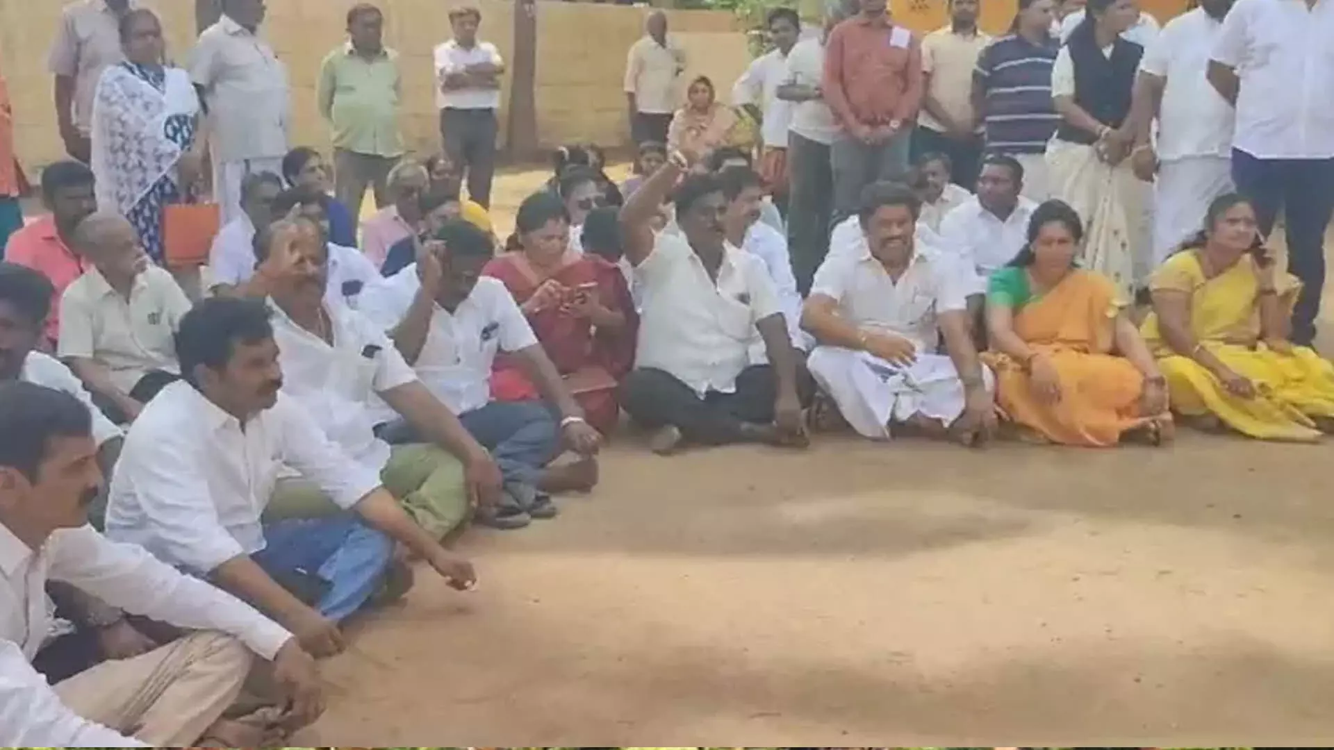 कोयंबटूर में मतदाता सूची से 800 से अधिक नाम गायब होने पर भाजपा कार्यकर्ताओं ने विरोध प्रदर्शन किया
