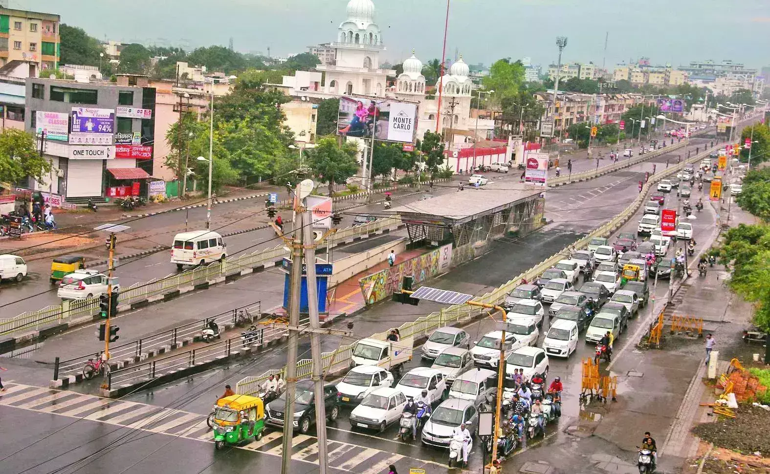 इंदौर की खराब ट्रैफिक व्यवस्था इस चमचमाते शहर पर एक हैं धब्बा